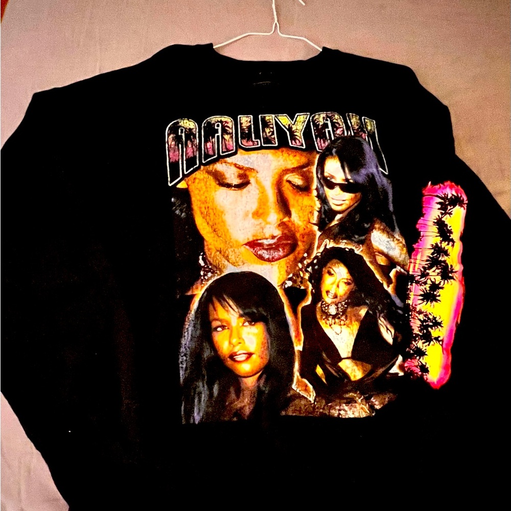 Aaliyah Vintage Aaliyah Mix Tape Sweatshirt XL
UNISEX.No tags. Never worn.